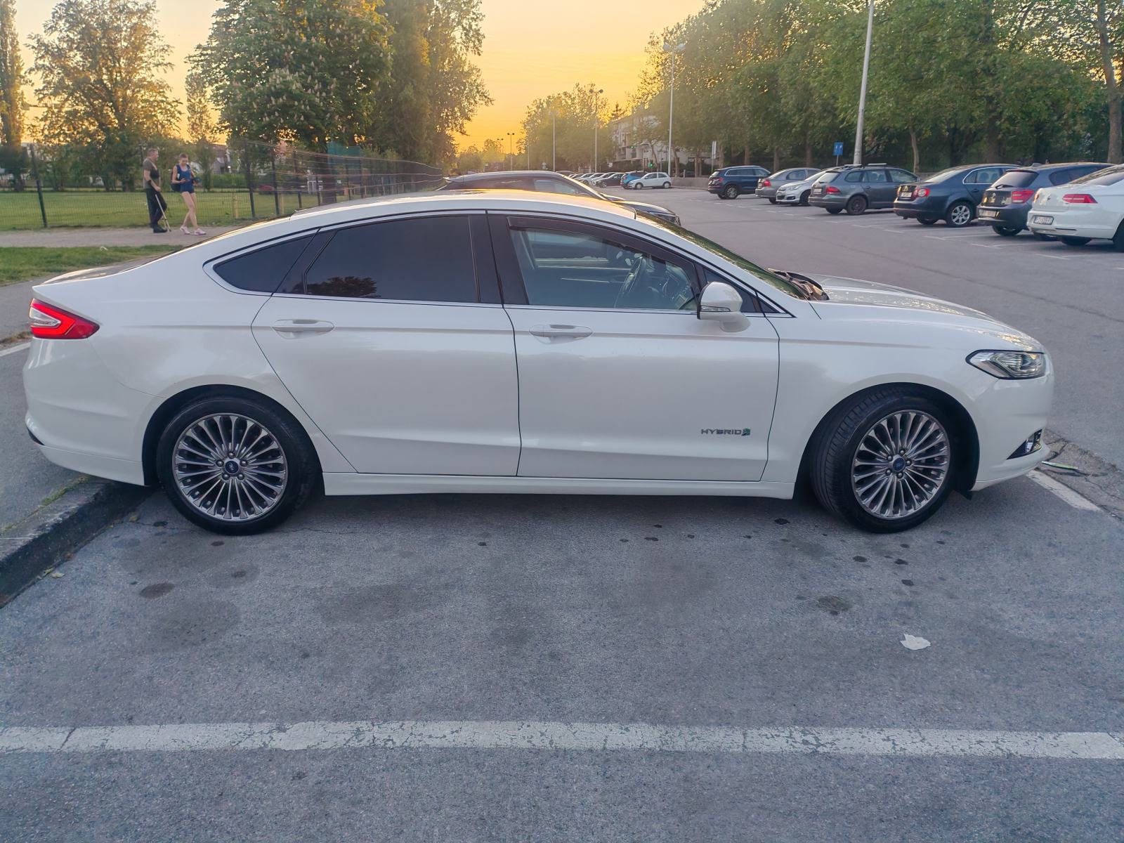 Ford Mondeo 2,0 Hybrid, fotografija 4