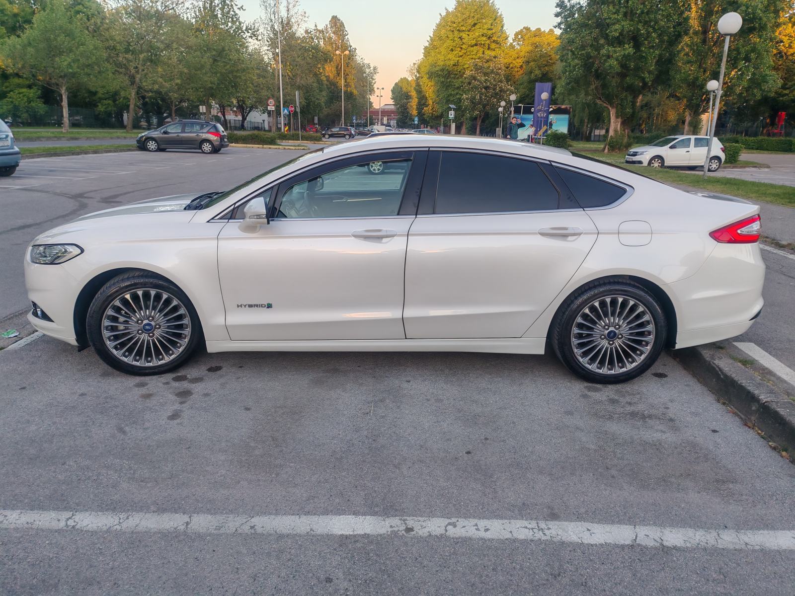 Ford Mondeo 2,0 Hybrid, fotografija 8