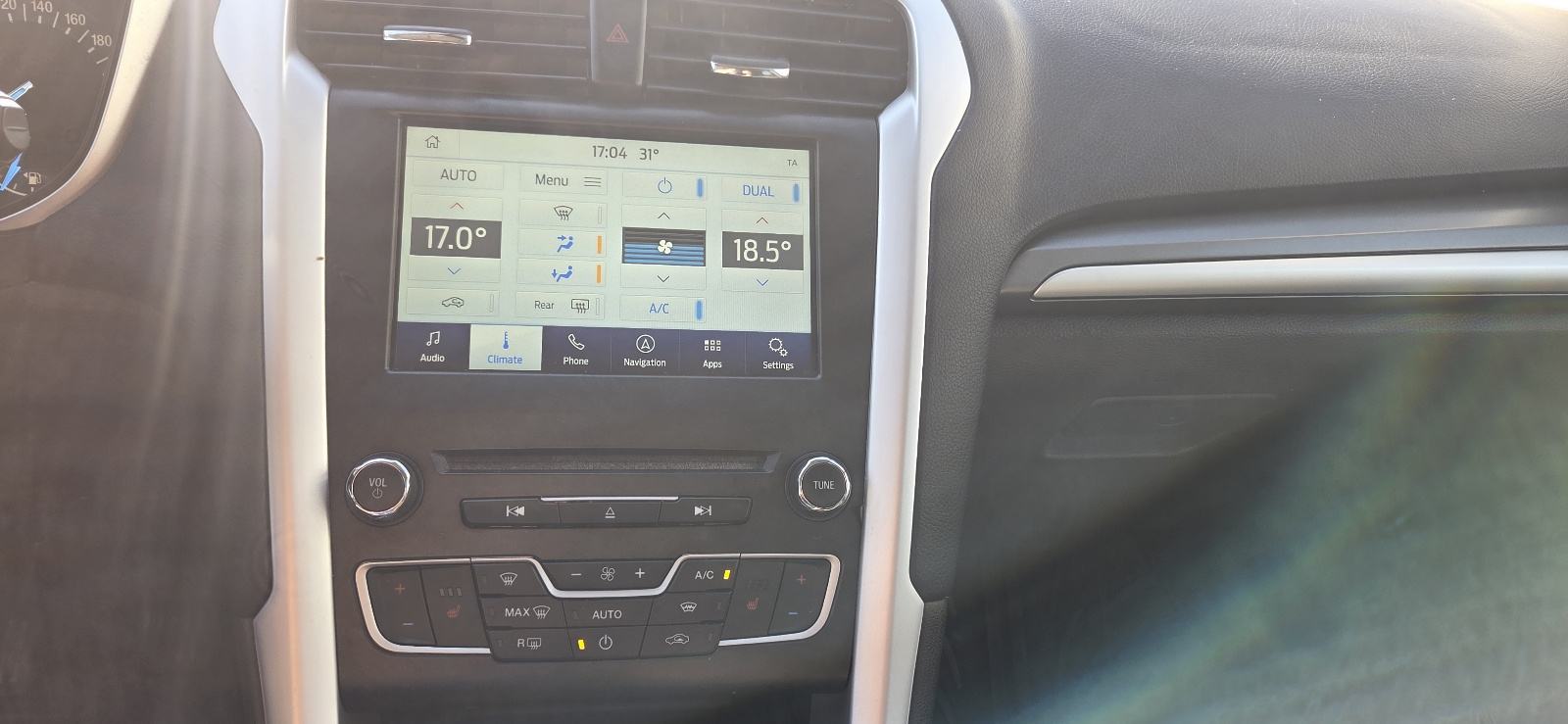 Ford Mondeo 2,0 TDCi, 2018 g., 110 kw, fotografija 13