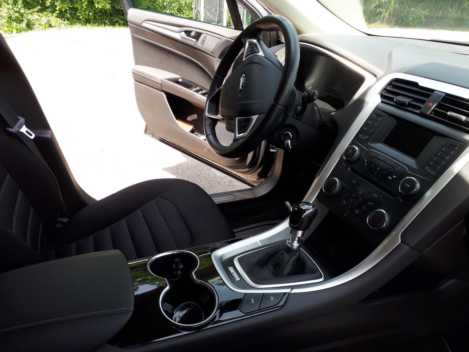 Ford Mondeo 2,0 TDCi . Registriran do 5/2027, nikad u sudaru,stvarn km, fotografija 11