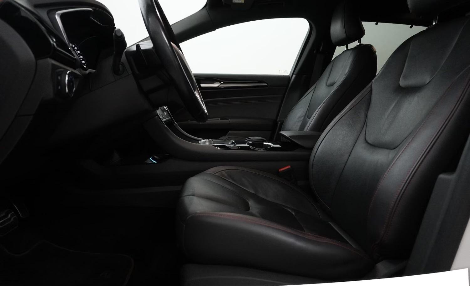 Ford Mondeo Karavan 2,0 automatik, fotografija 12