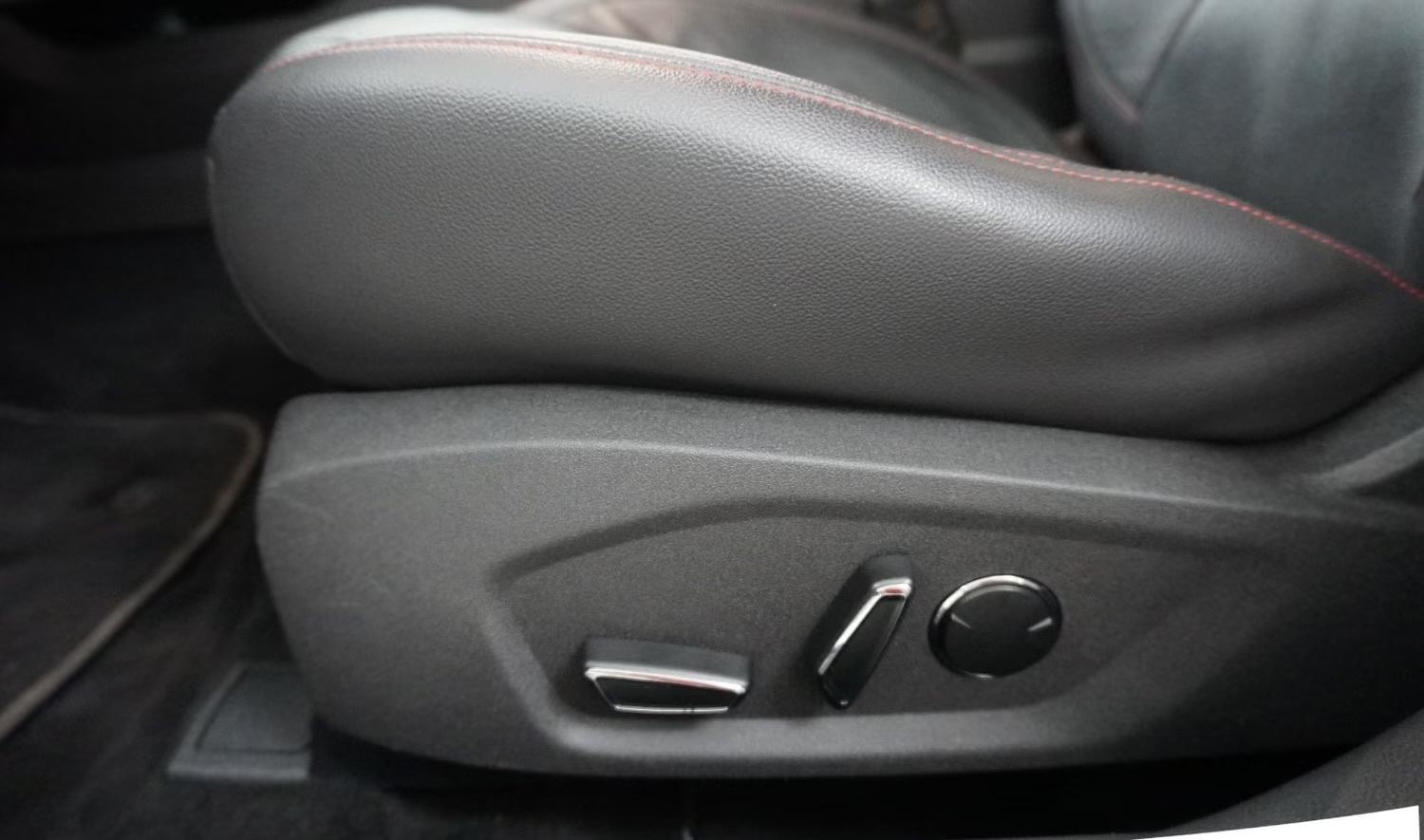 Ford Mondeo Karavan 2,0 automatik, fotografija 19