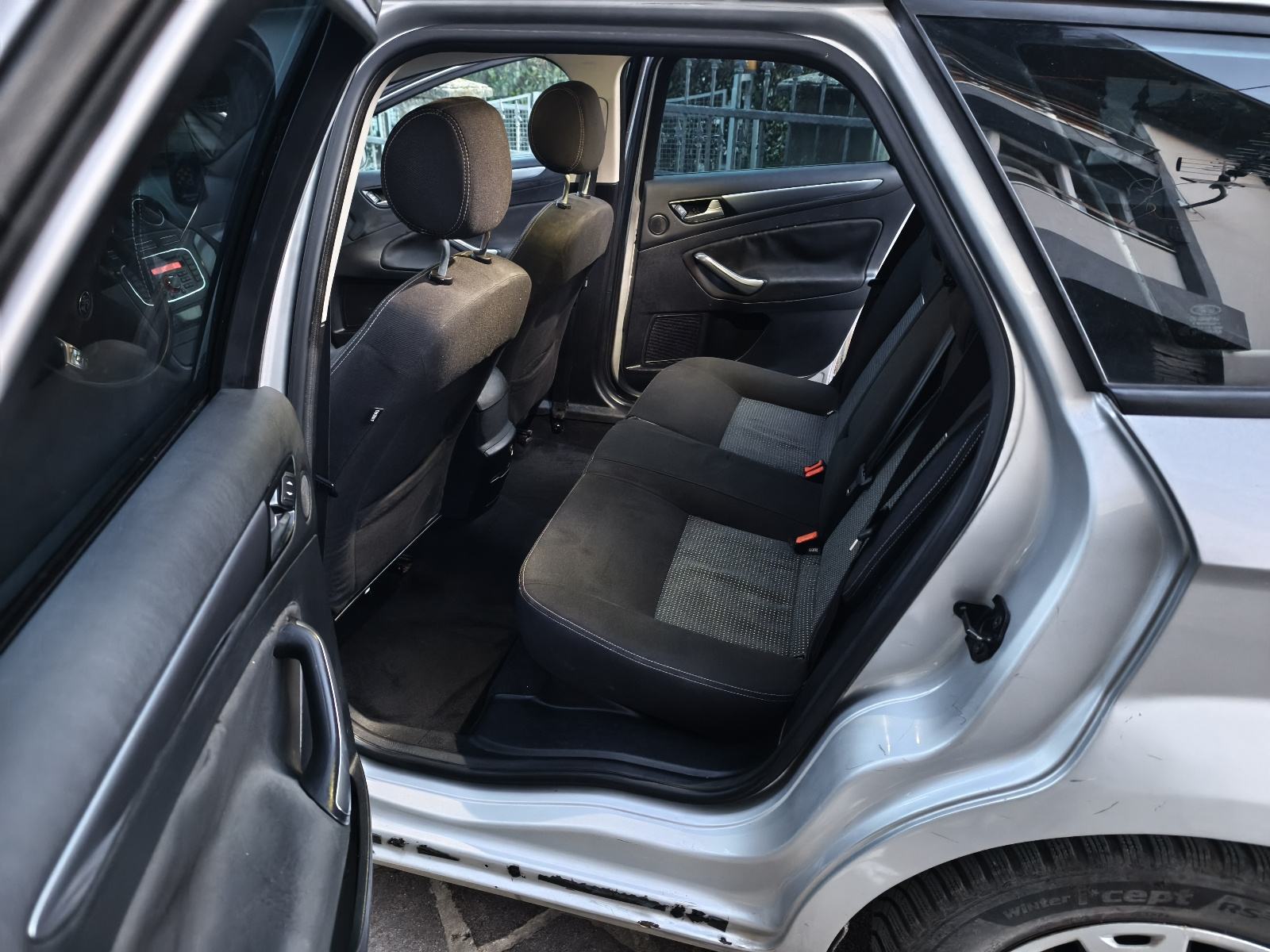 Ford Mondeo Karavan 2.0 TDCi, registriran 05/2027, nove gume, 2. vlasn, fotografija 11