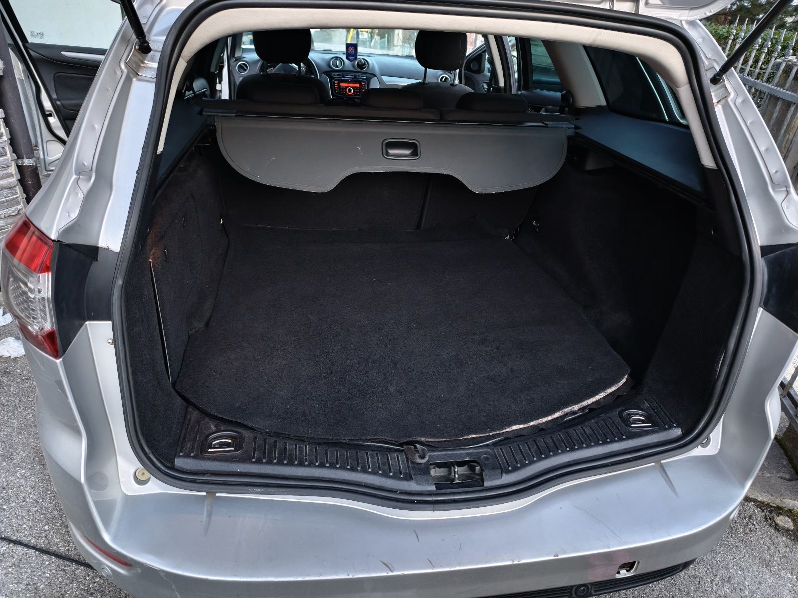 Ford Mondeo Karavan 2.0 TDCi, registriran 05/2027, nove gume, 2. vlasn, fotografija 12