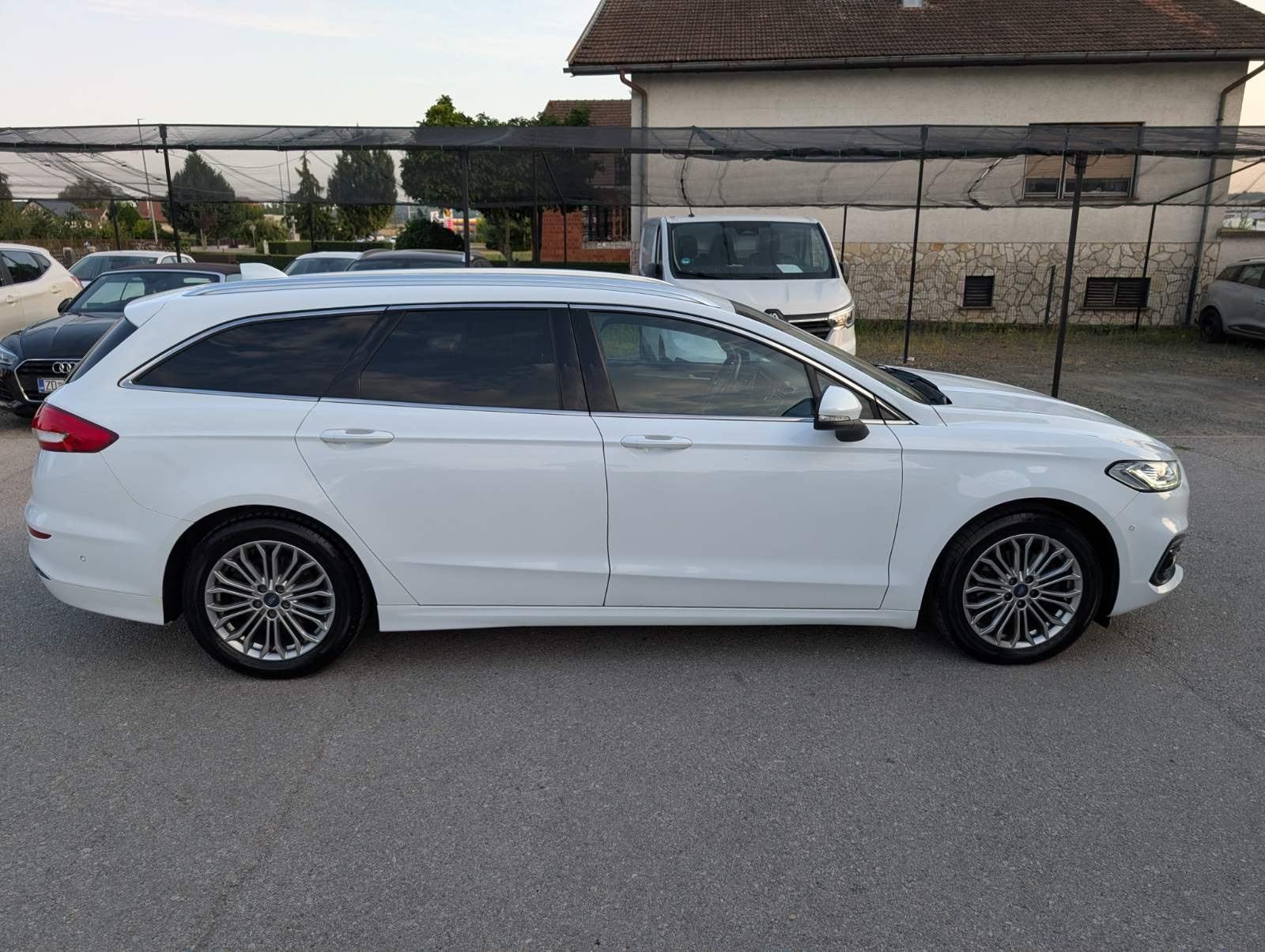 Ford Mondeo Karavan 2,0 TDCi Titanium, fotografija 3