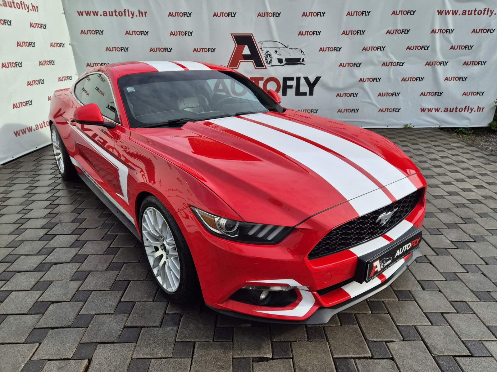 Ford Mustang 2.3 EcoBoost Coupe, ručni mjenjač, Kamera, Koža, 19", fotografija 3