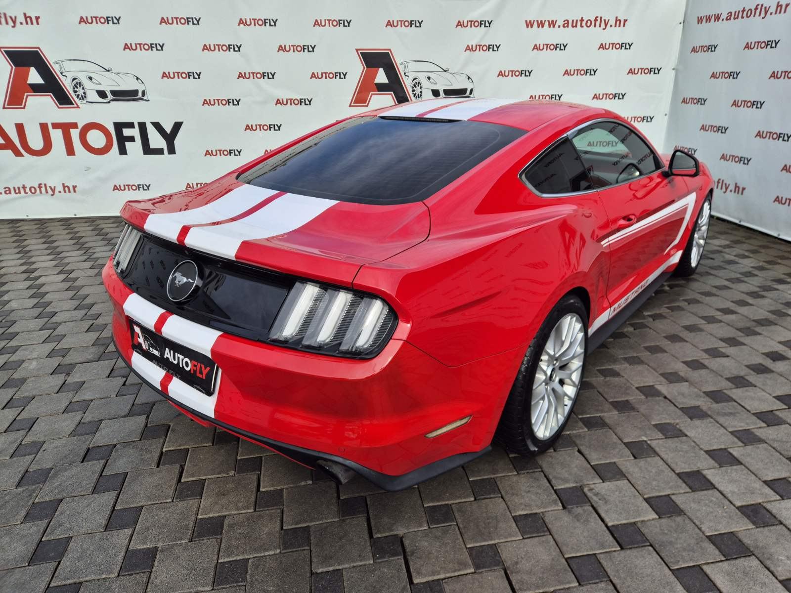 Ford Mustang 2.3 EcoBoost Coupe, ručni mjenjač, Kamera, Koža, 19", fotografija 8