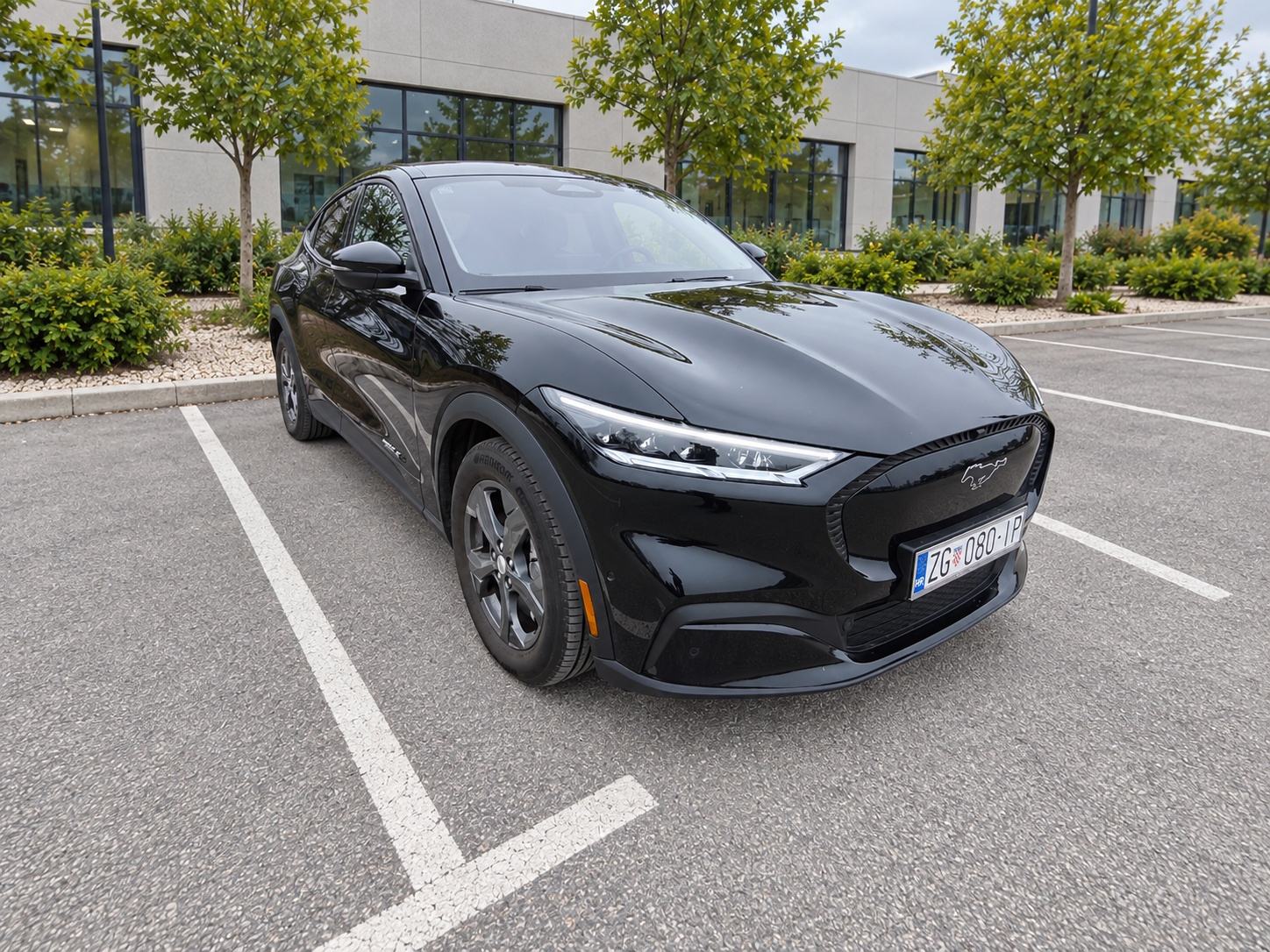 Ford Mustang Mach-E Extended Range 99 kWh – PANORAMA – B&O – PDV, pogled izvana - slika 1