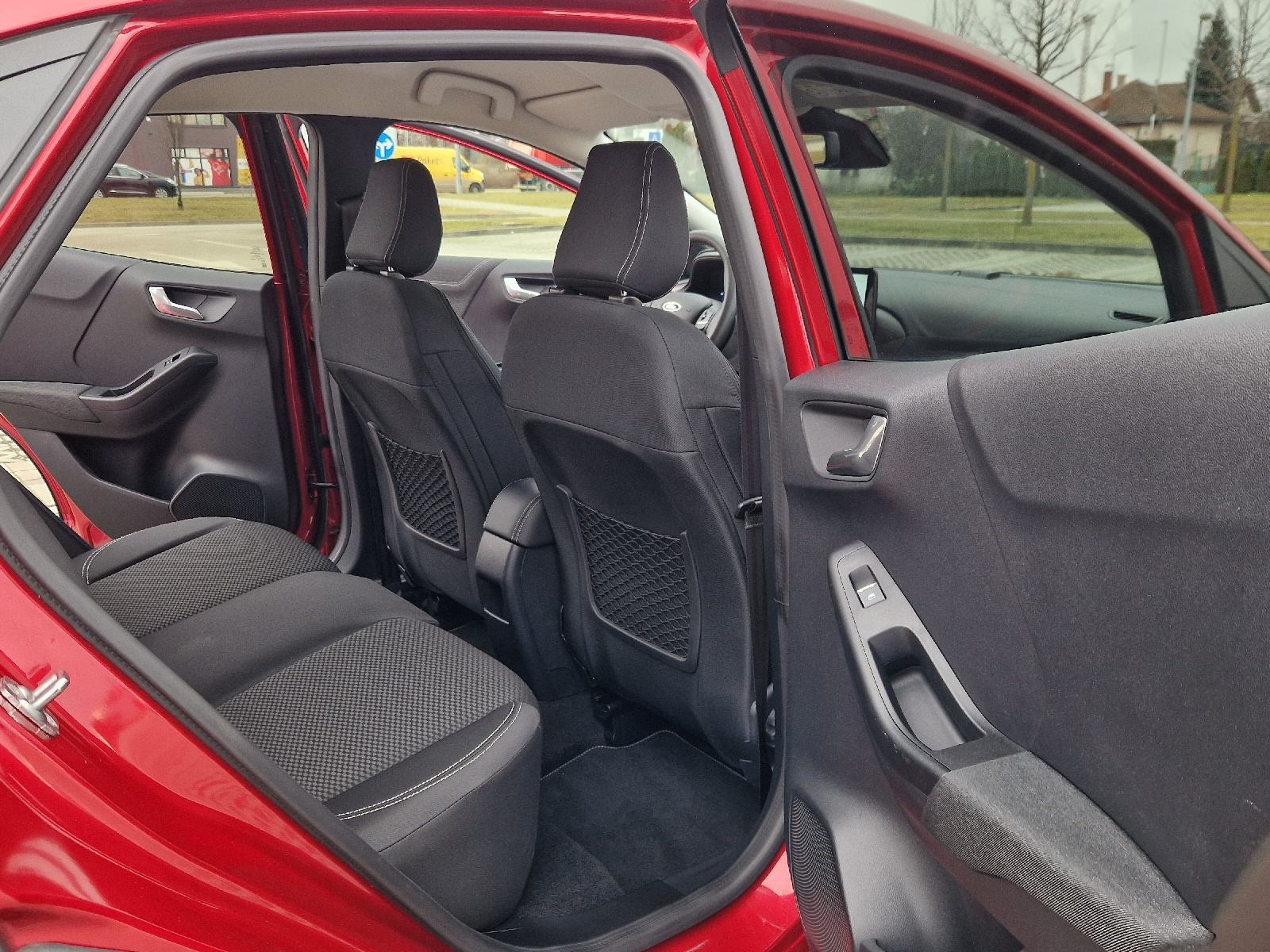 FORD PUMA 1.0 ECOBOOST HYBRID TITANIUM-X - BOGATA OPREMA - ATRAKTIVNA, fotografija 18