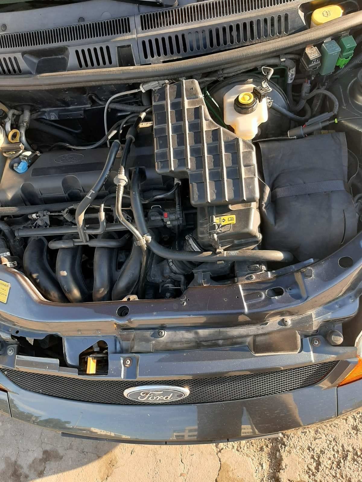 Ford StreetKa 1,6 i, fotografija 8
