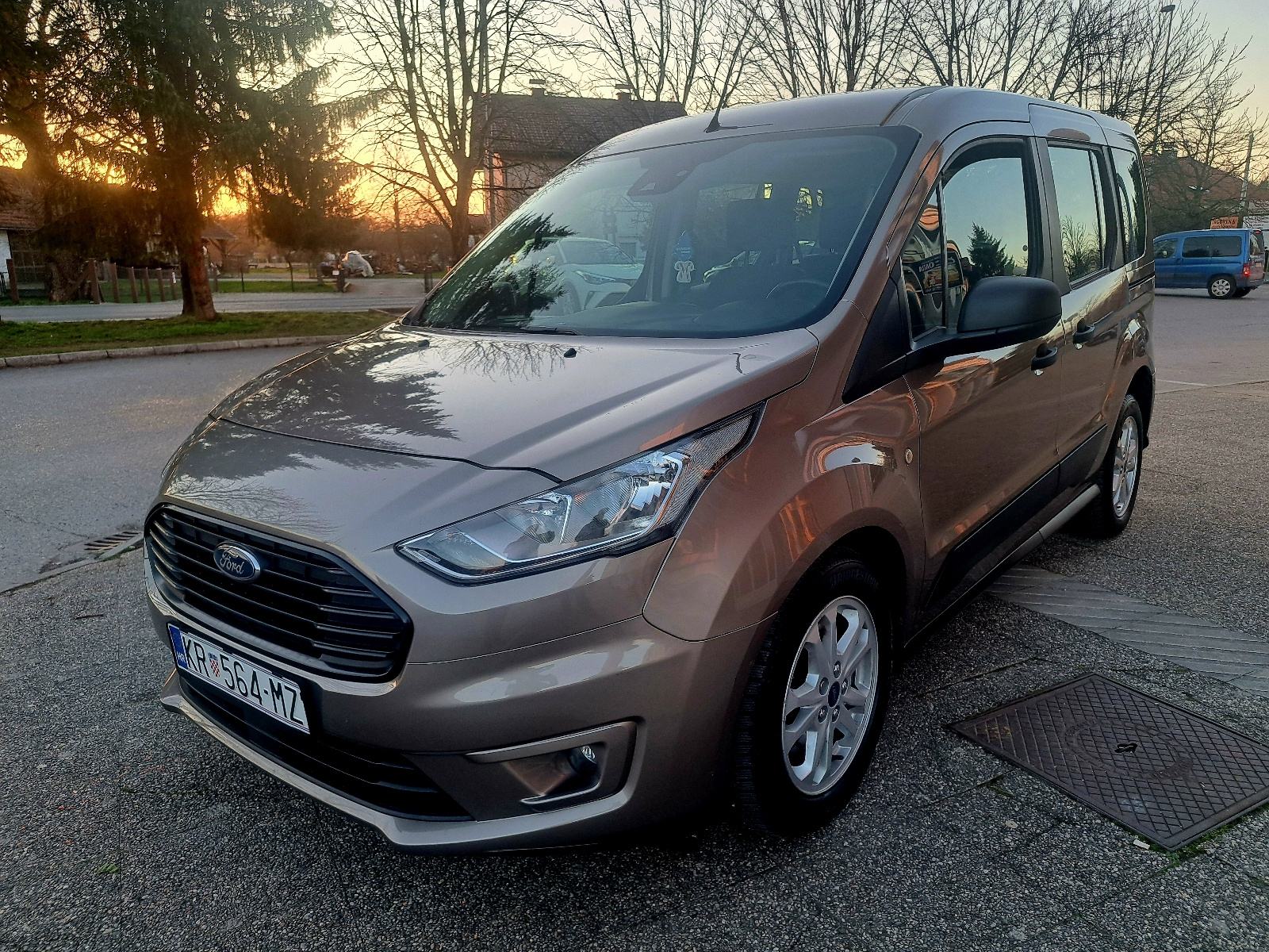 Ford Tourneo Connect 1.5 tdci /120 ks⭐️TOP STANJE⭐️Jamstvo do 2 god⭐️, fotografija 1