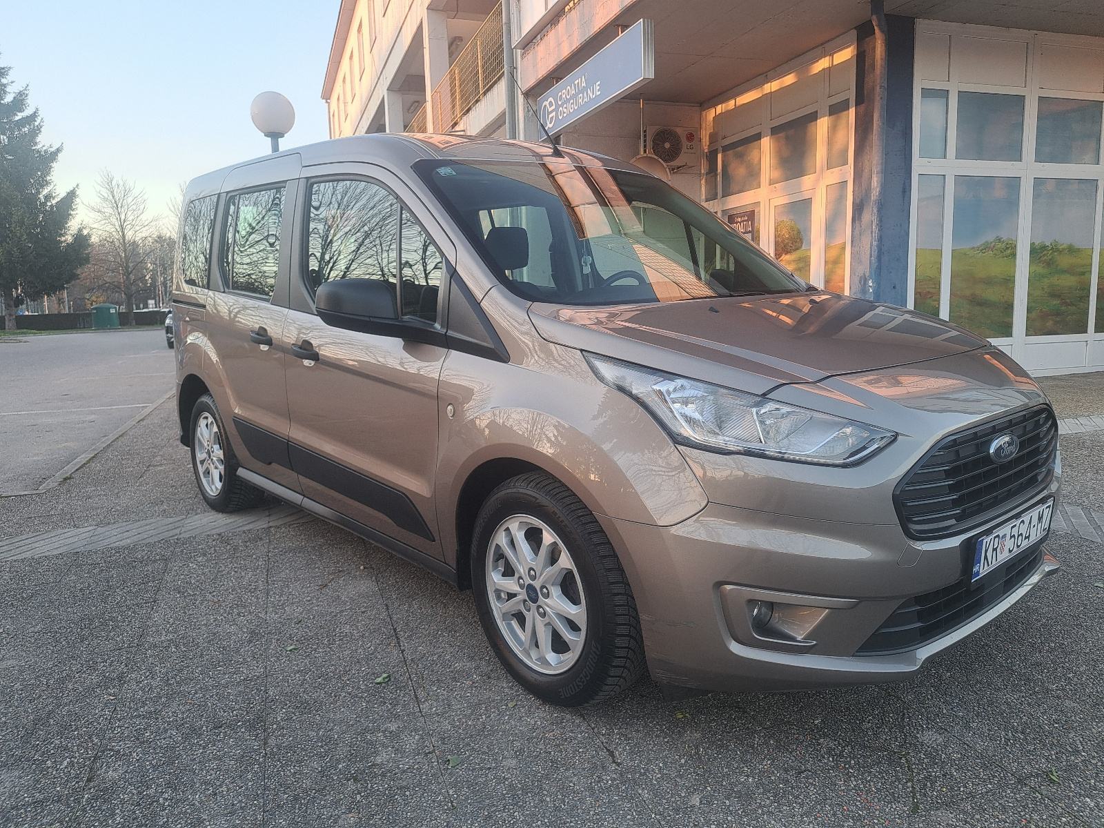 Ford Tourneo Connect 1.5 tdci /120 ks⭐️TOP STANJE⭐️Jamstvo do 2 god⭐️, fotografija 6