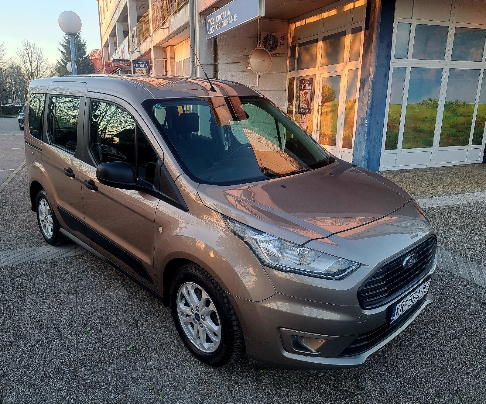 Ford Tourneo Connect 1.5 tdci /120 ks⭐️TOP STANJE⭐️Jamstvo do 2 god⭐️, fotografija 5