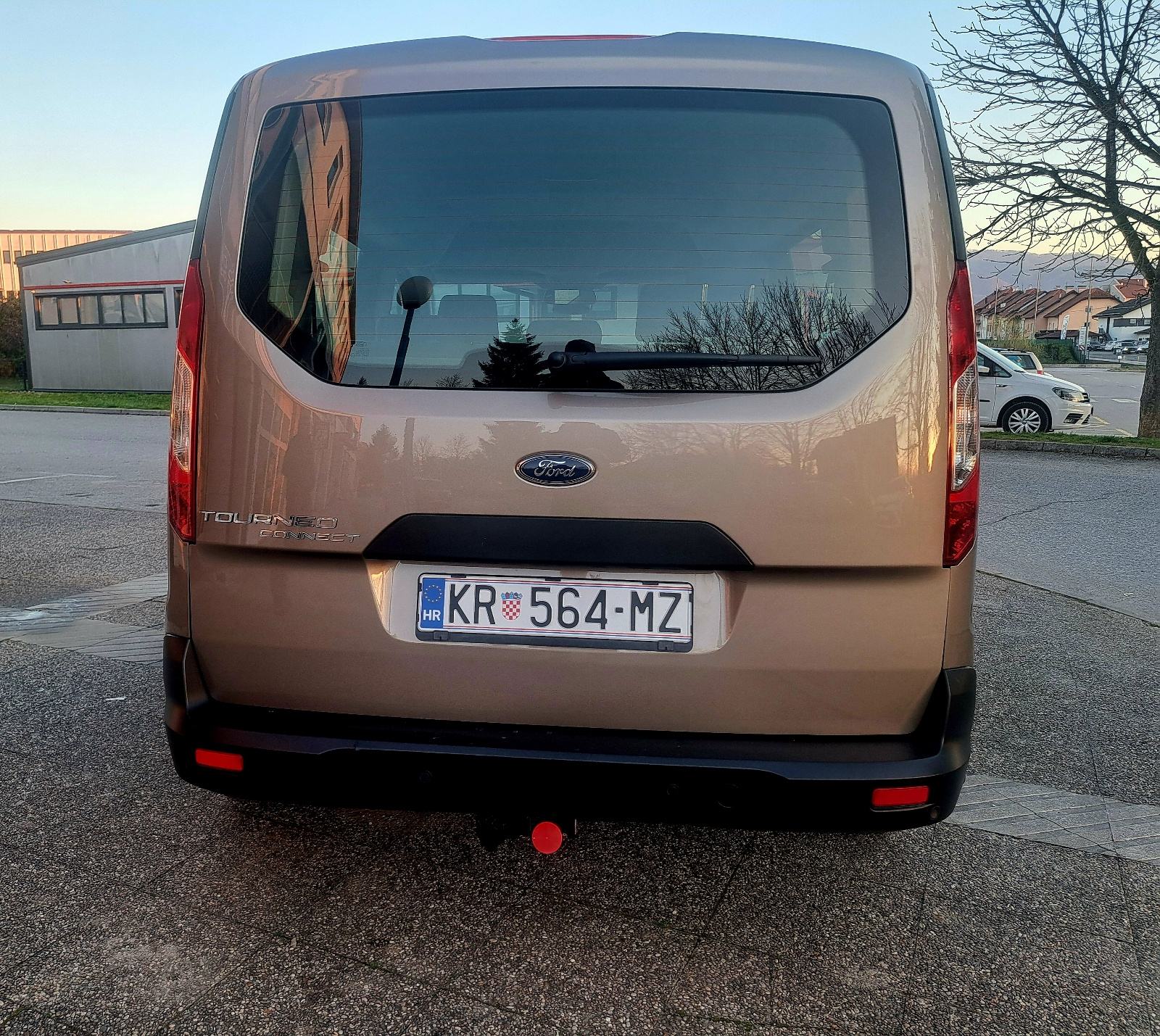Ford Tourneo Connect 1.5 tdci /120 ks⭐️TOP STANJE⭐️Jamstvo do 2 god⭐️, fotografija 3