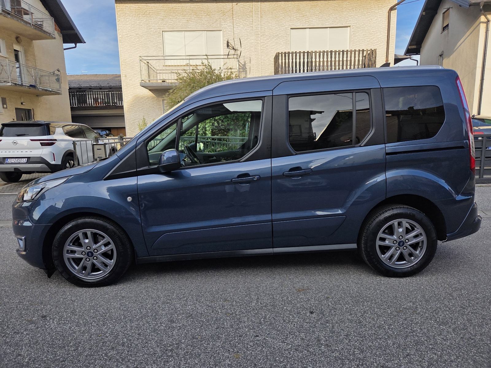 Ford Tourneo Connect 1,5 TDCi automatik Titanium, fotografija 2