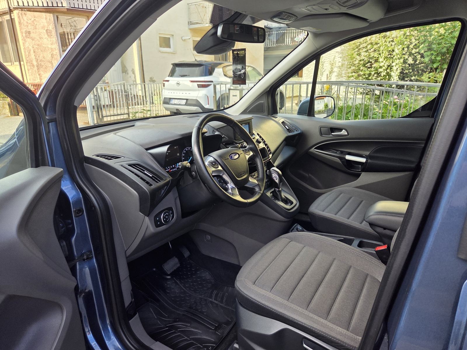 Ford Tourneo Connect 1,5 TDCi automatik Titanium, fotografija 9