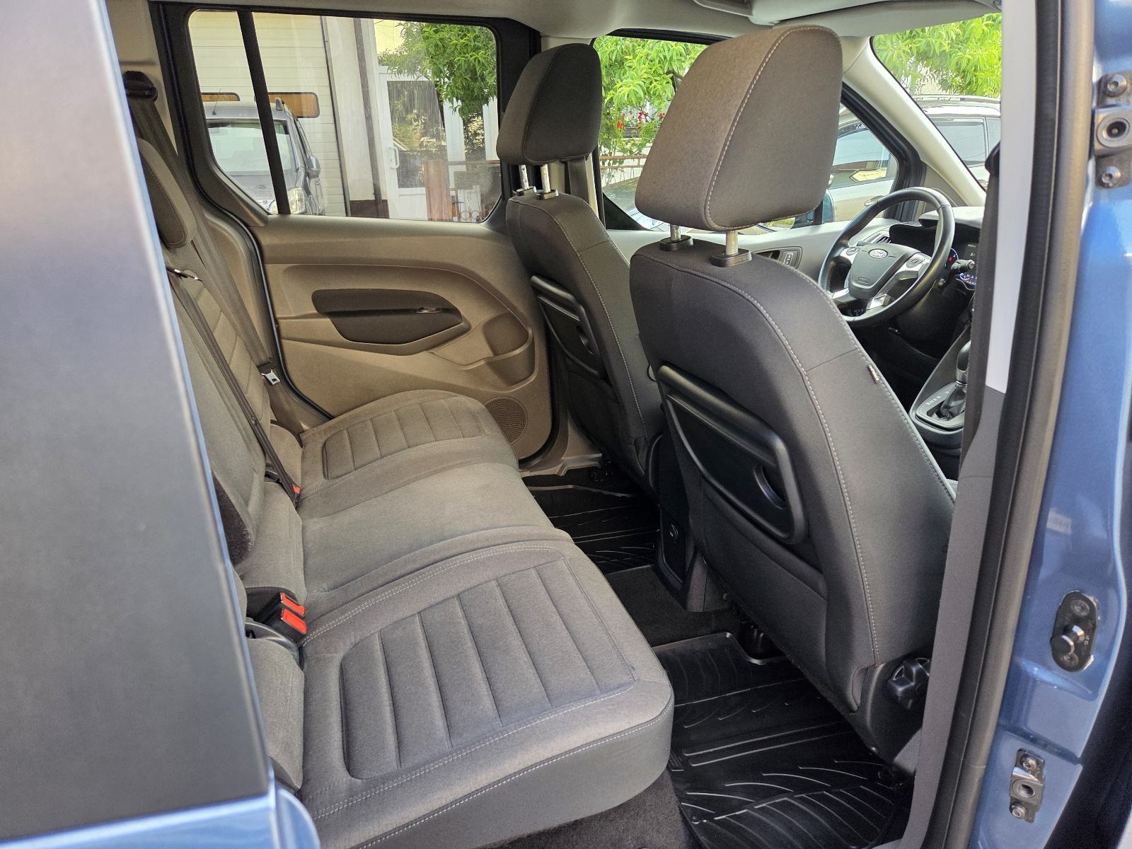 Ford Tourneo Connect 1,5 TDCi automatik Titanium, fotografija 12