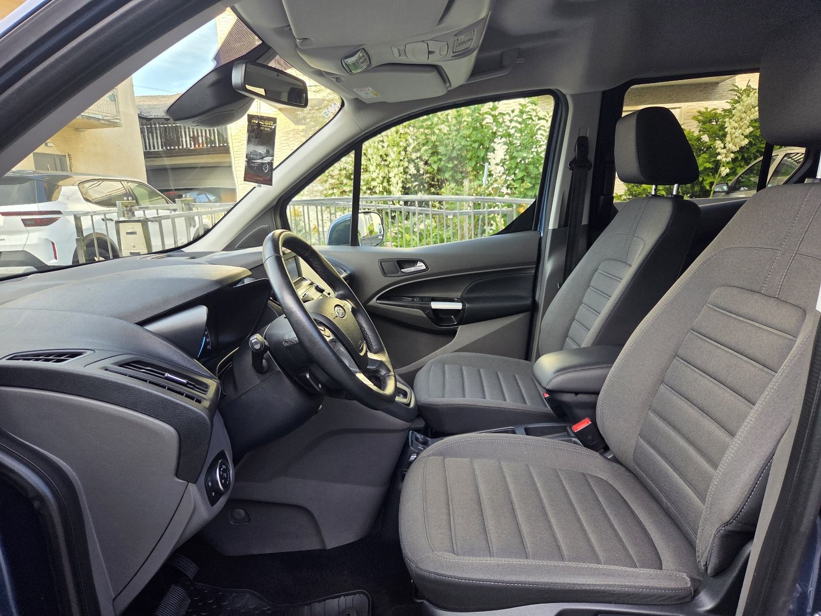 Ford Tourneo Connect 1,5 TDCi automatik Titanium, fotografija 14