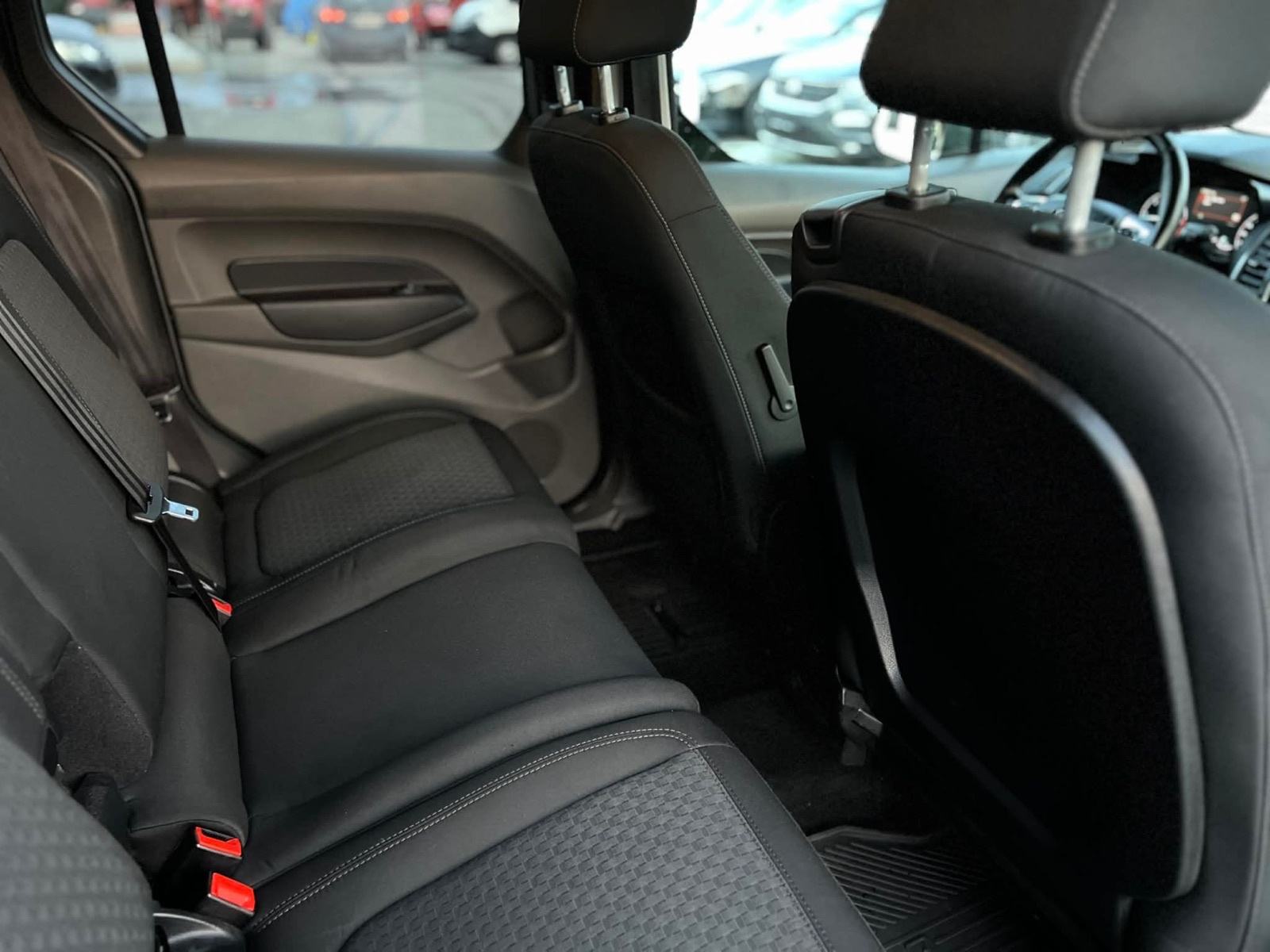 Ford Tourneo Connect 1,5 TDCi, fotografija 14