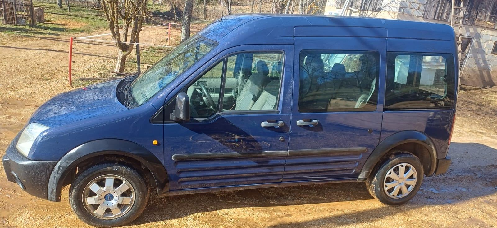 Ford Tourneo Connect 1,8, fotografija 2