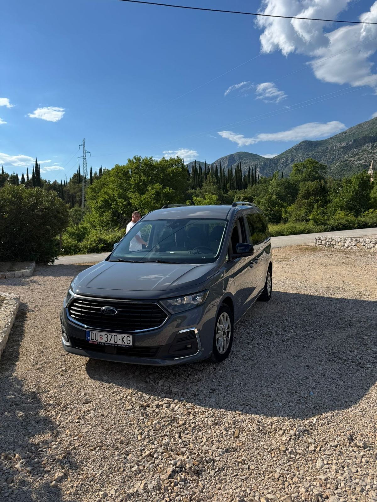 Ford Tourneo Connect 2.0 tdci automatik, pogled izvana - slika 1