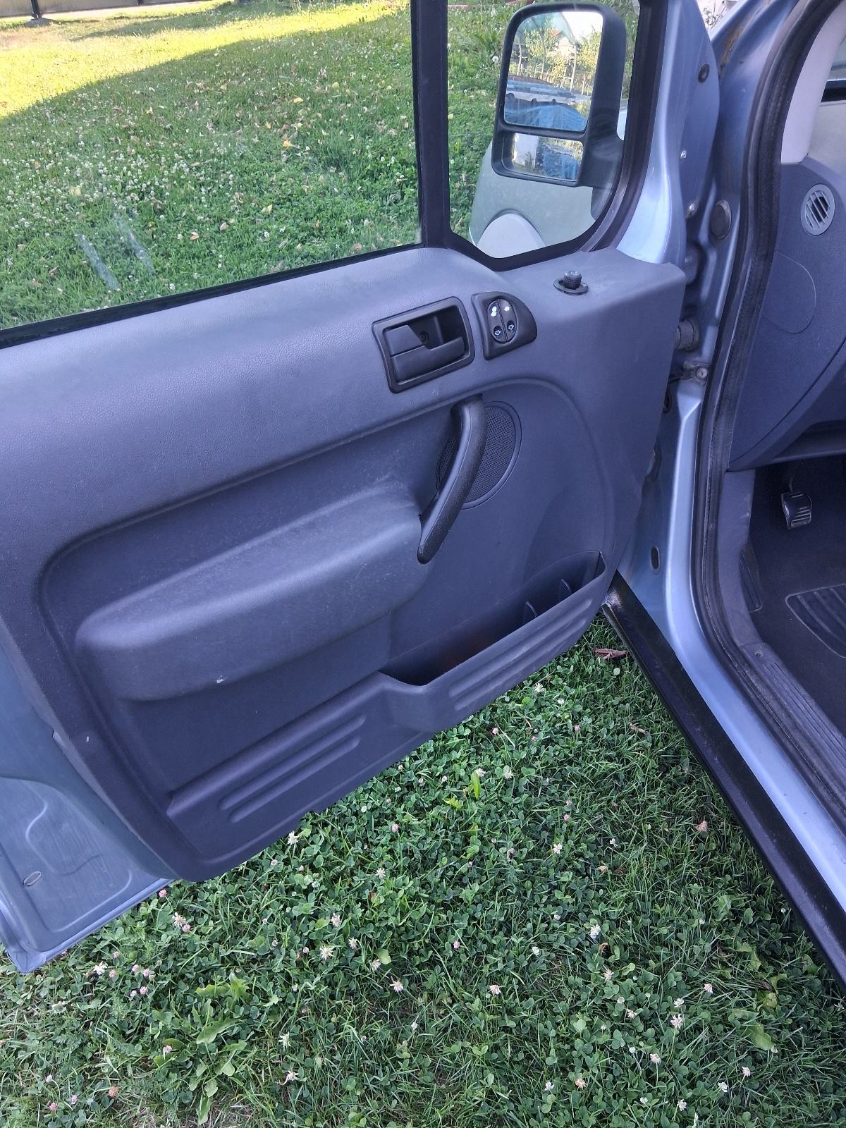 Ford Tourneo Connect LWB 1,8 D, fotografija 9