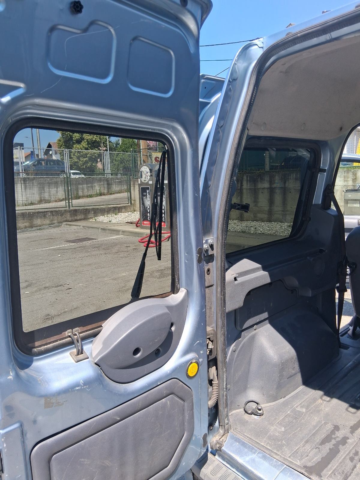 Ford Tourneo Connect LWB 1,8 D, fotografija 14