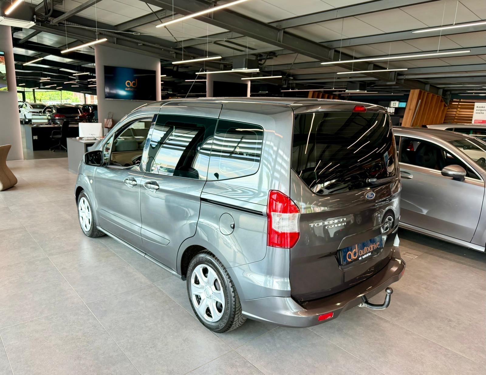 Ford Tourneo Courier 1.5 TDCI KLIMA • REGISTRIRAN • AUTOKREDIT, fotografija 6