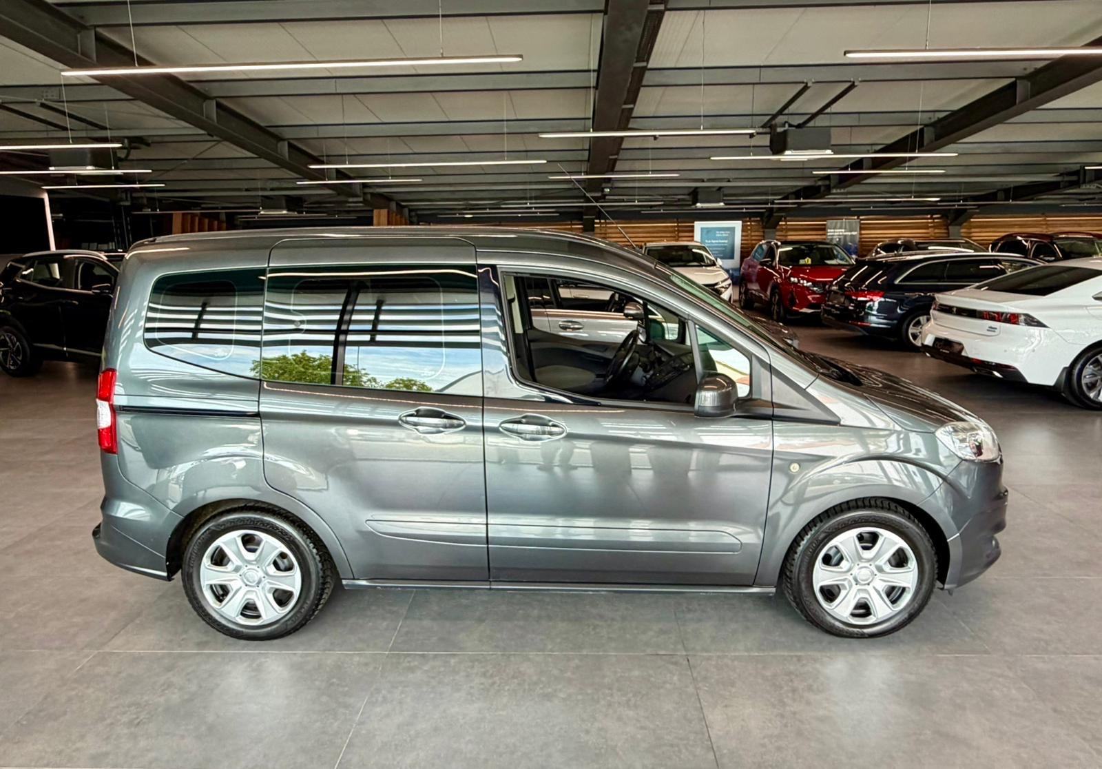 Ford Tourneo Courier 1.5 TDCI KLIMA • REGISTRIRAN • AUTOKREDIT, fotografija 9