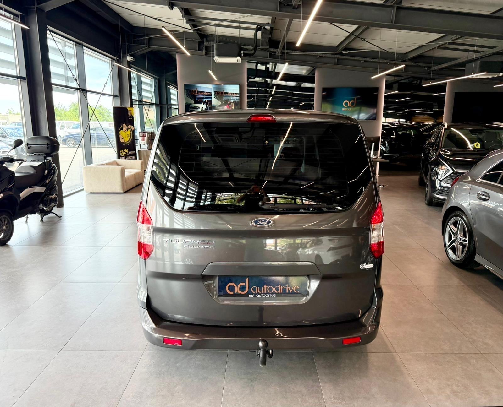 Ford Tourneo Courier 1.5 TDCI KLIMA • REGISTRIRAN • AUTOKREDIT, fotografija 7