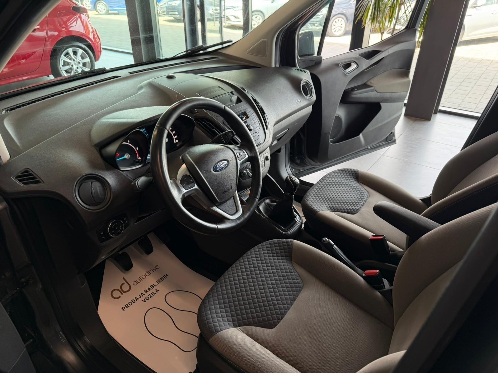 Ford Tourneo Courier 1.5 TDCI KLIMA • REGISTRIRAN • AUTOKREDIT, fotografija 13