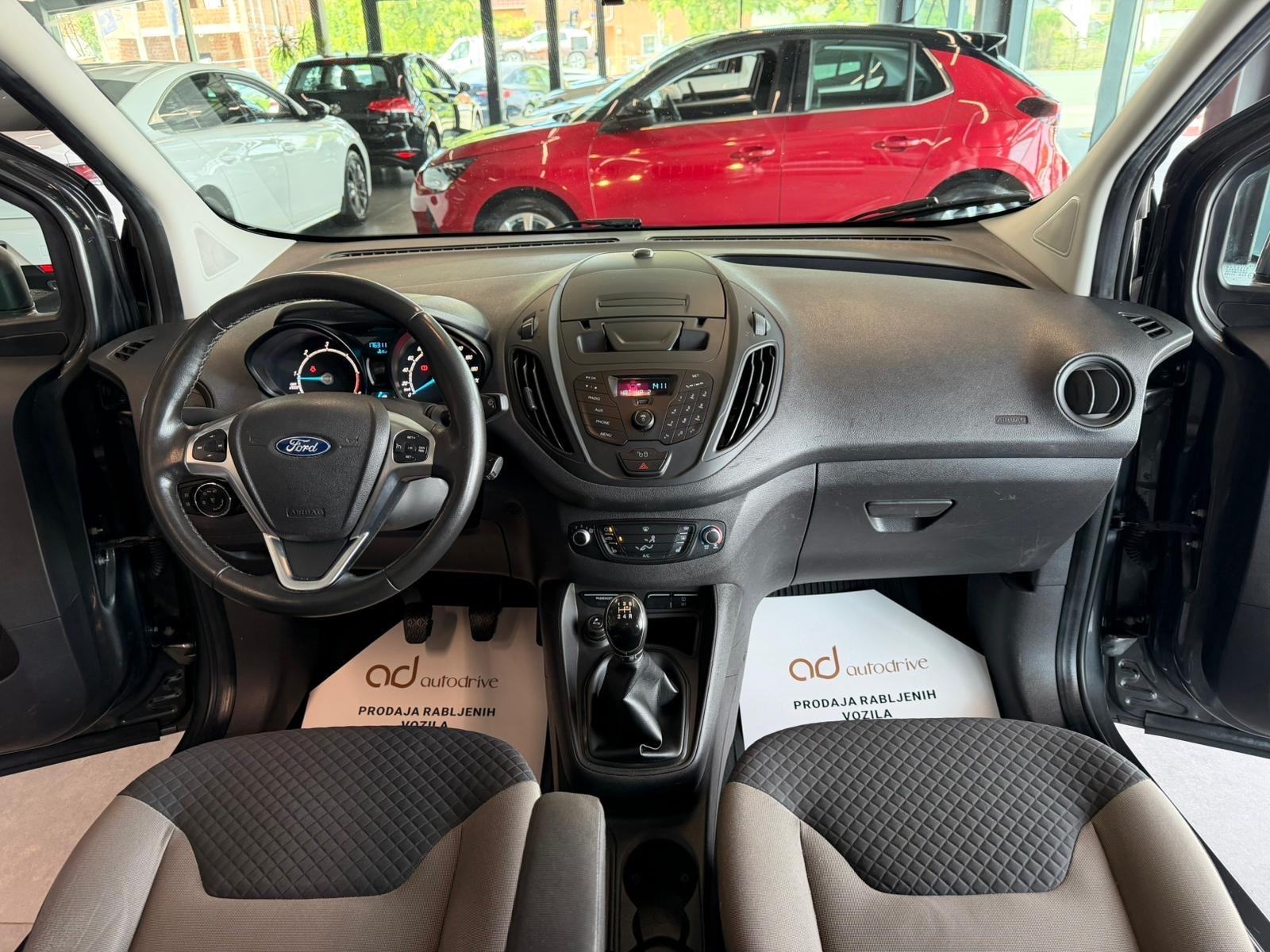 Ford Tourneo Courier 1.5 TDCI KLIMA • REGISTRIRAN • AUTOKREDIT, fotografija 16