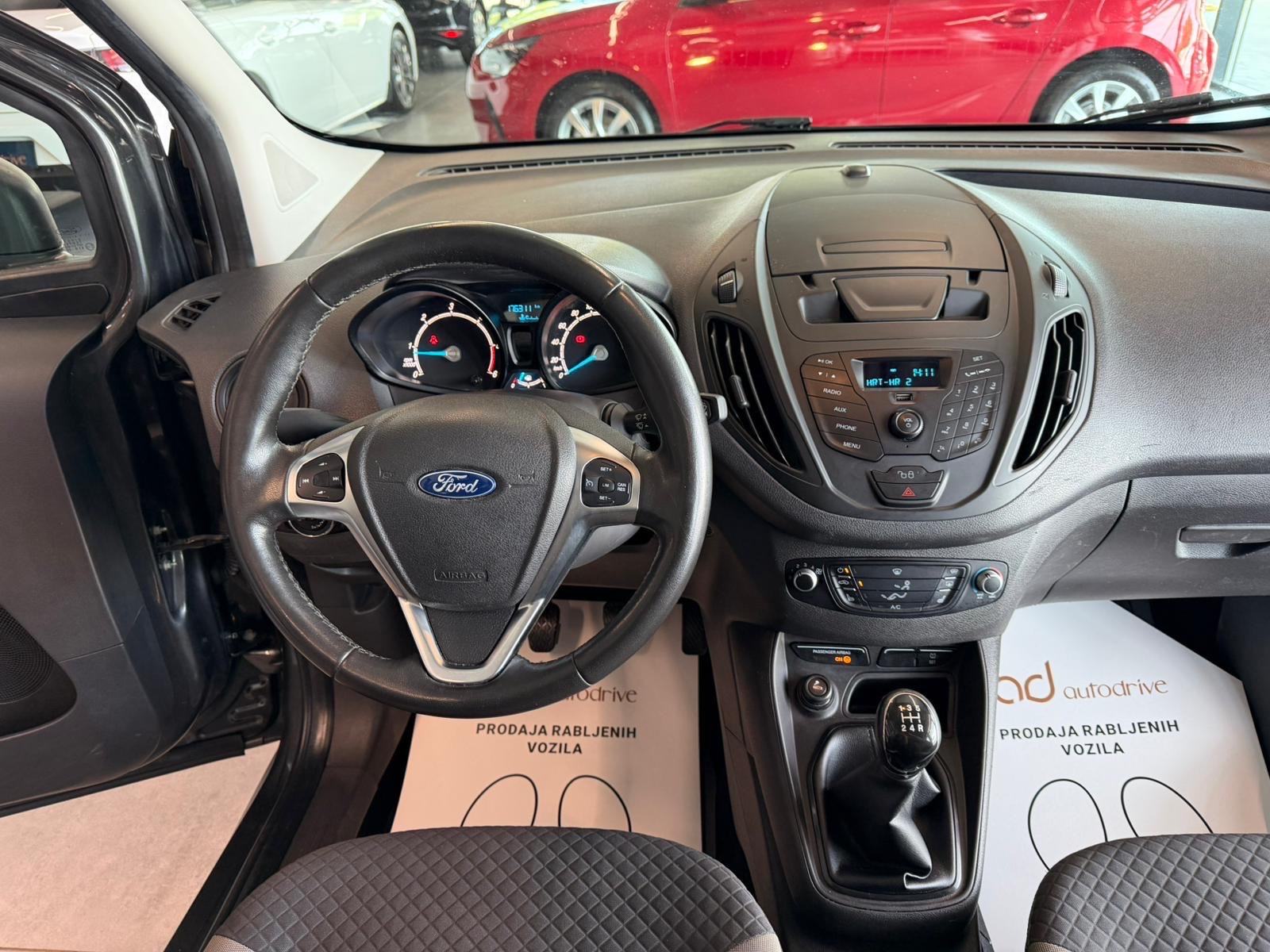 Ford Tourneo Courier 1.5 TDCI KLIMA • REGISTRIRAN • AUTOKREDIT, fotografija 17