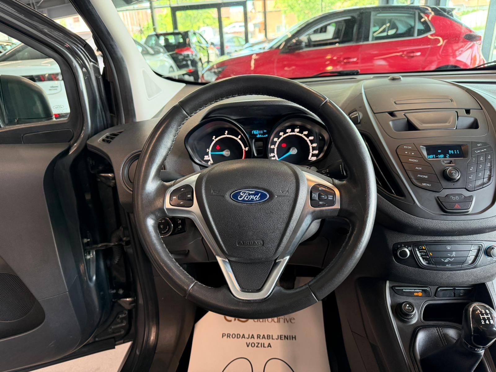 Ford Tourneo Courier 1.5 TDCI KLIMA • REGISTRIRAN • AUTOKREDIT, fotografija 18