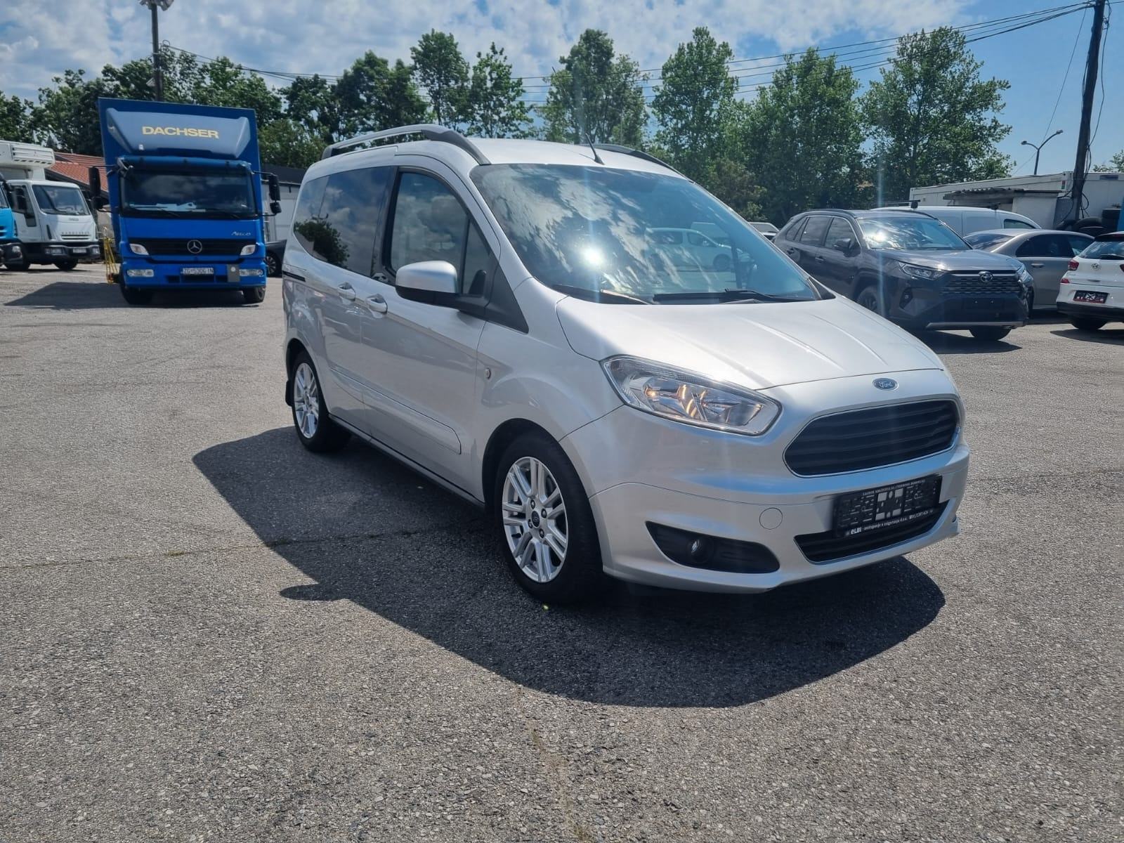 Ford Tourneo Courier 1,0 EcoBoost, fotografija 3