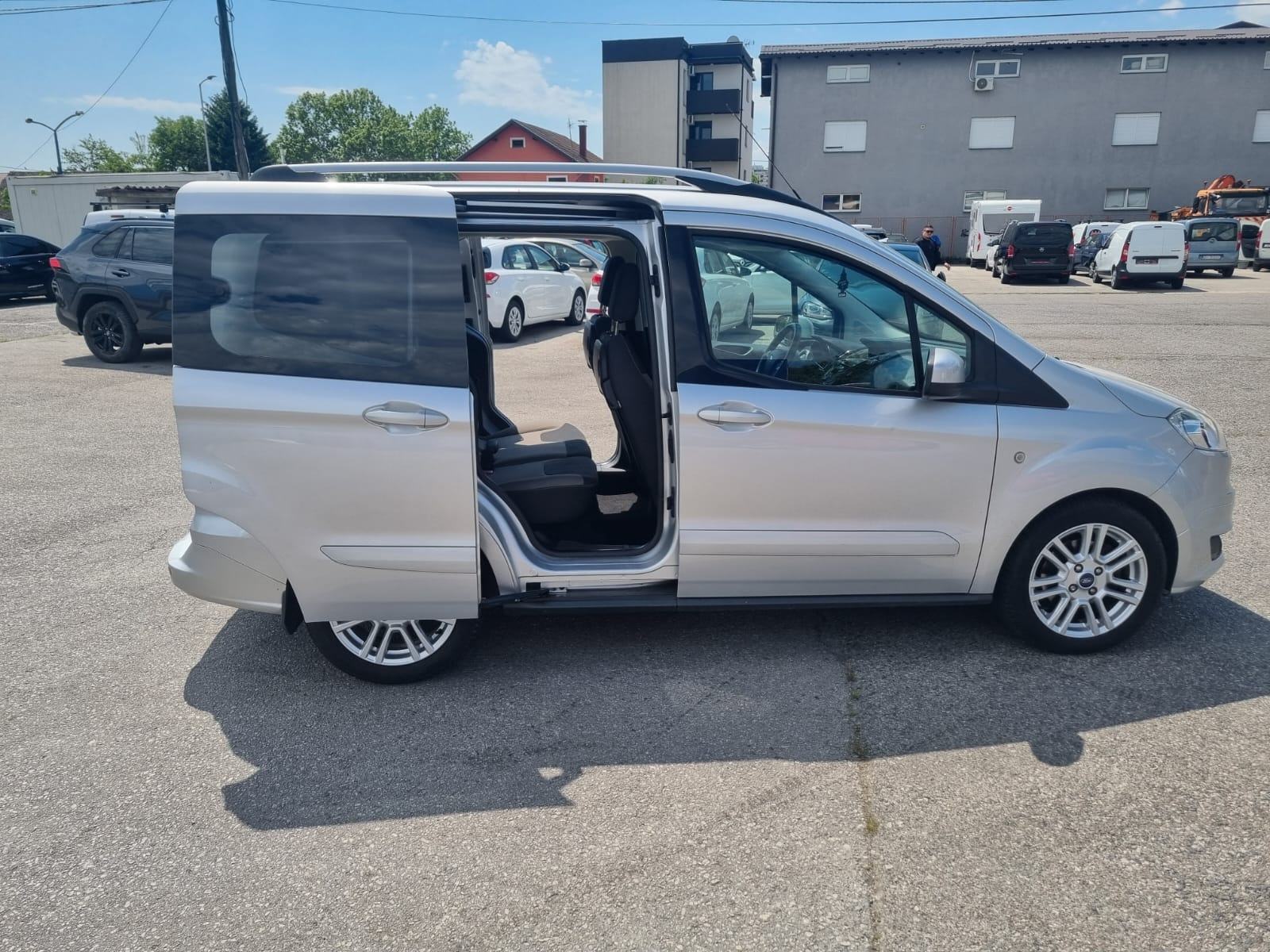 Ford Tourneo Courier 1,0 EcoBoost, fotografija 6