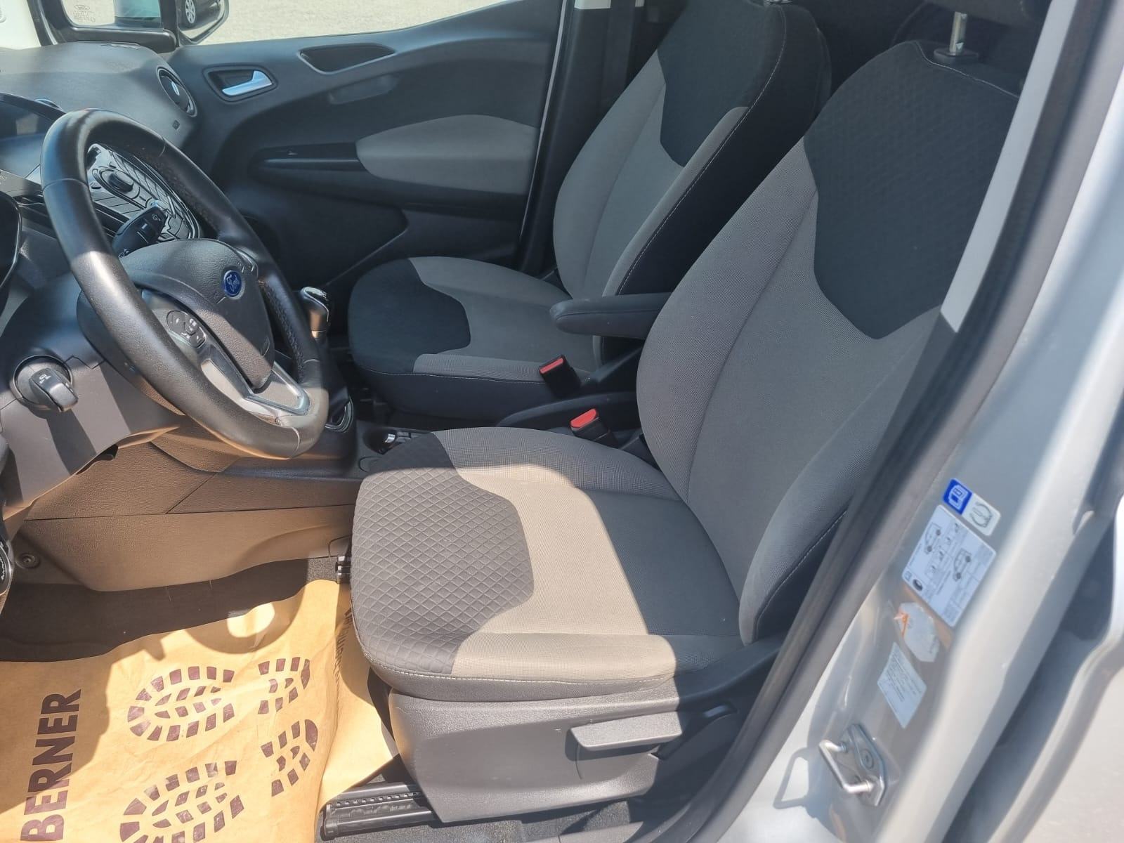 Ford Tourneo Courier 1,0 EcoBoost, fotografija 11