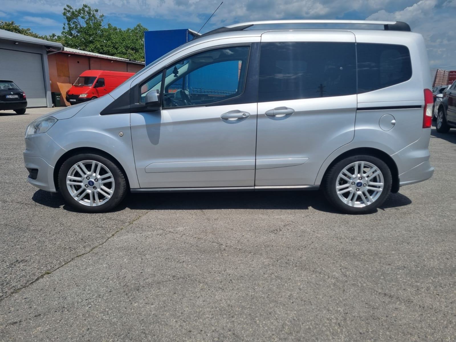 Ford Tourneo Courier 1,0 EcoBoost, fotografija 4