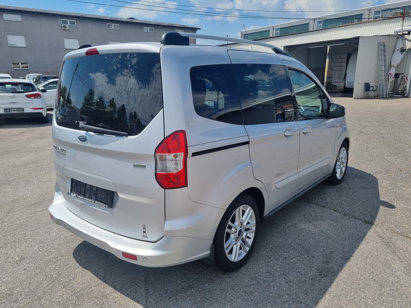 Ford Tourneo Courier 1,0 EcoBoost, fotografija 7