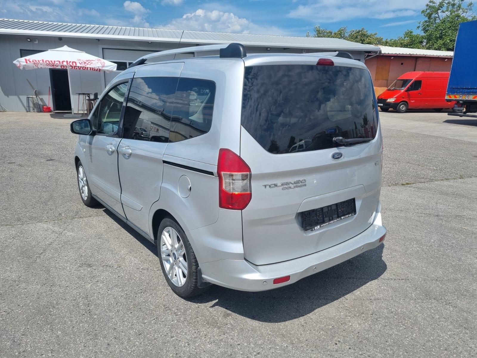 Ford Tourneo Courier 1,0 EcoBoost, fotografija 5
