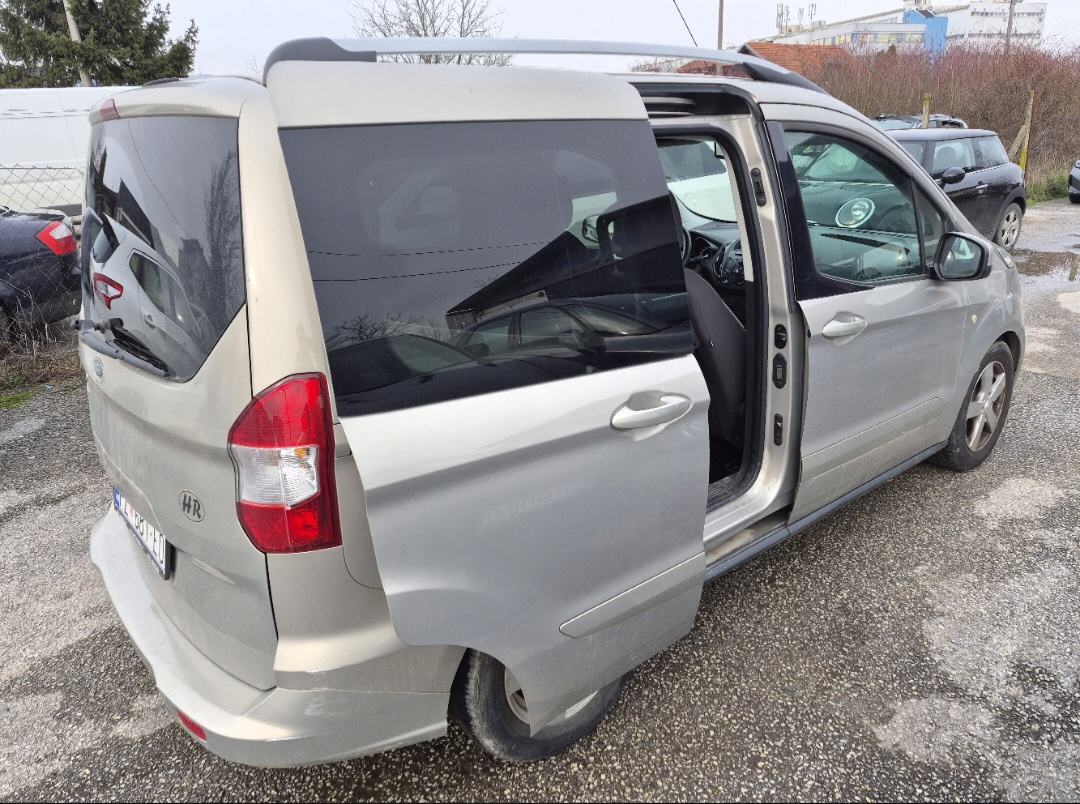 Ford Tourneo Courier 1.5 tdci , klima , kredit, fotografija 8