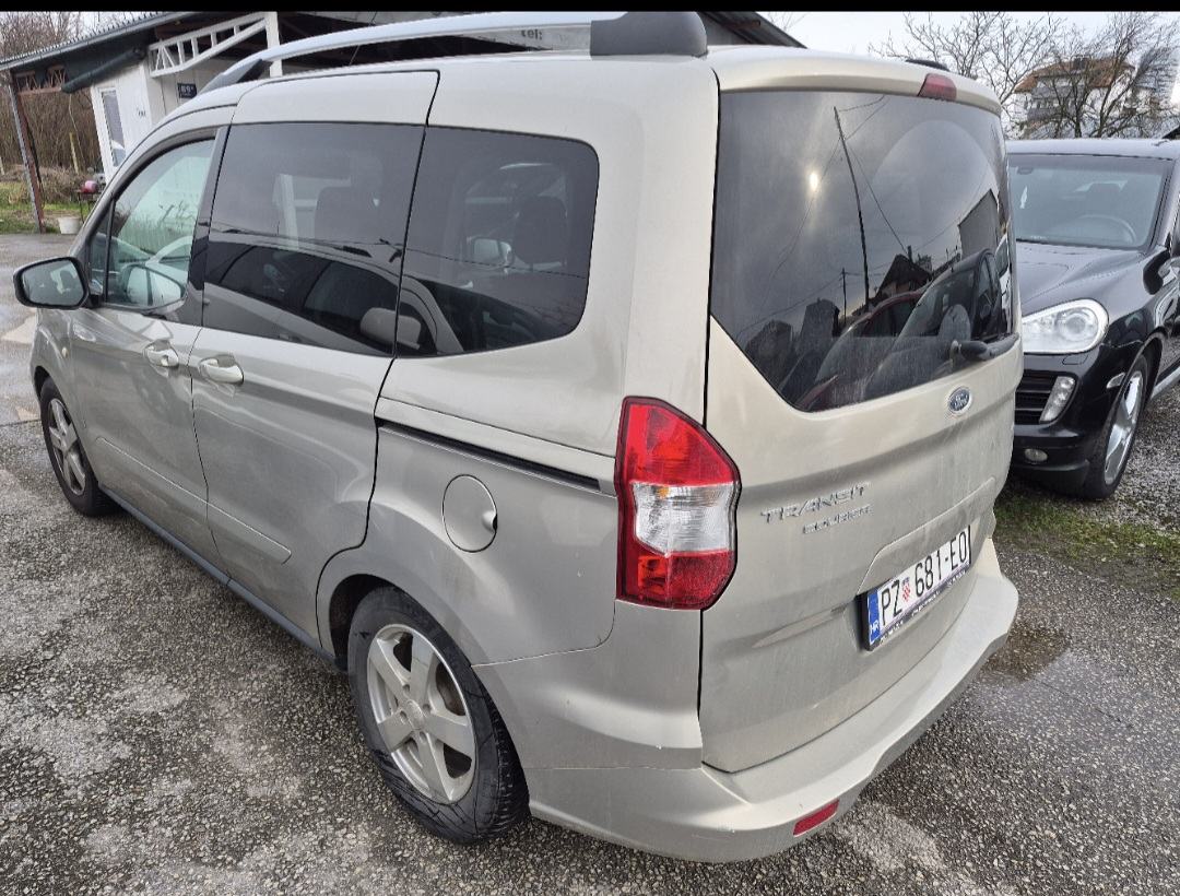 Ford Tourneo Courier 1.5 tdci , klima , kredit, fotografija 11