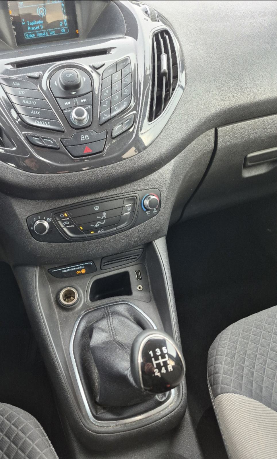 Ford Tourneo Courier 1.5 tdci , klima , kredit, fotografija 15