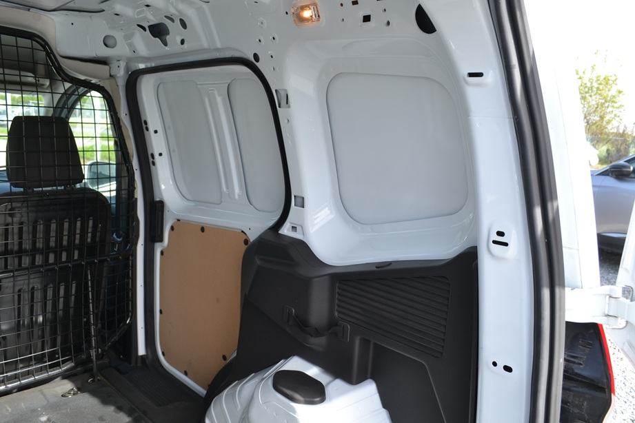 Ford Tourneo Courier 1,5 TDCi * LESING 1-7 god * IZUZETNO OČUVAN *, fotografija 11