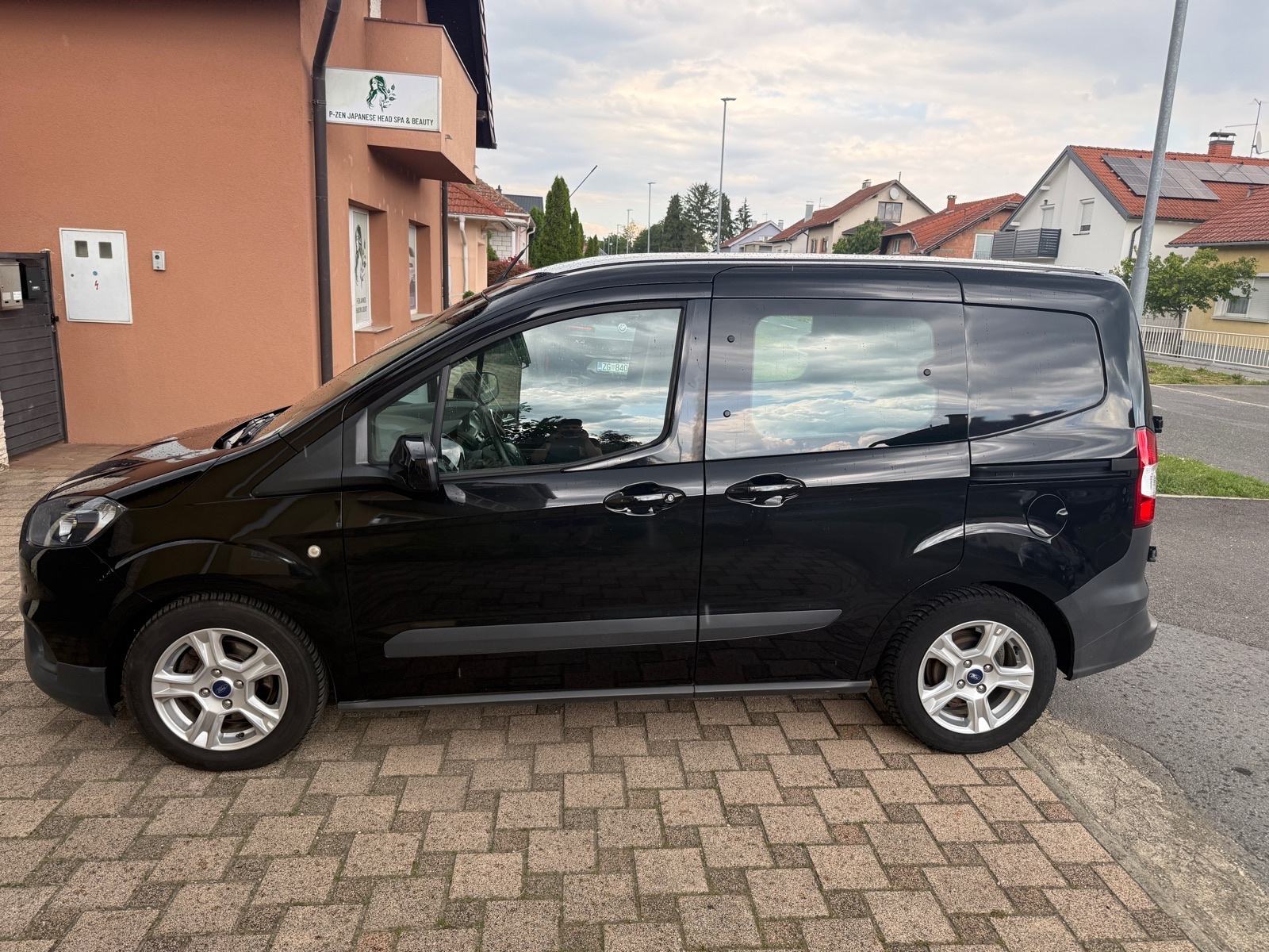 Ford Tourneo Courier 1,5 TDCi…reg.god.dana, fotografija 2