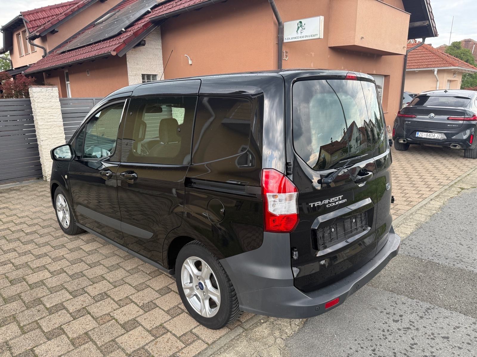Ford Tourneo Courier 1,5 TDCi…reg.god.dana, fotografija 3