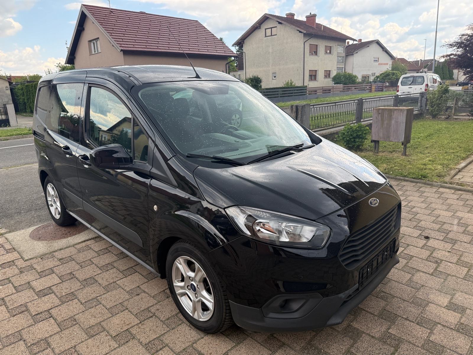 Ford Tourneo Courier 1,5 TDCi…reg.god.dana, fotografija 7