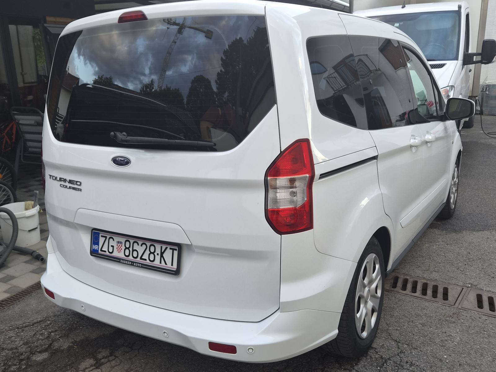Ford Tourneo Courier 1,5 TDCi, fotografija 5