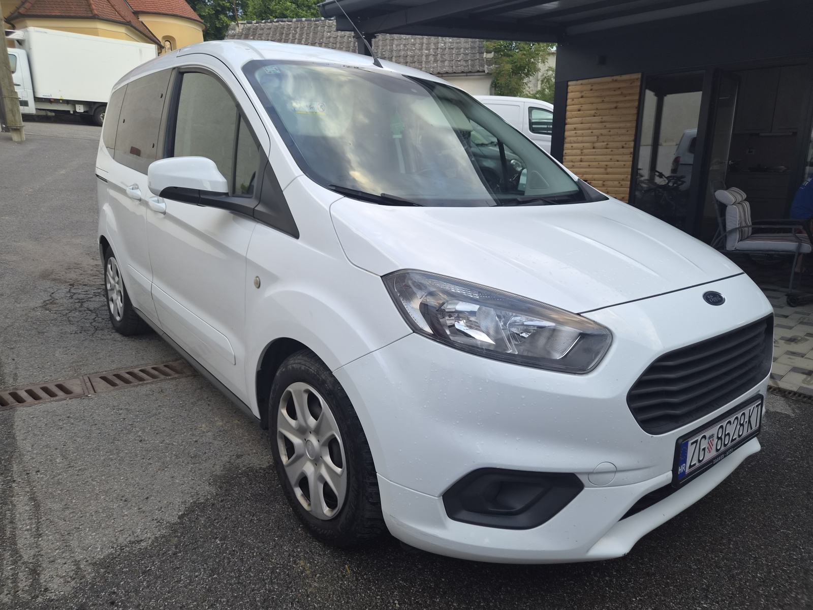 Ford Tourneo Courier 1,5 TDCi, fotografija 7