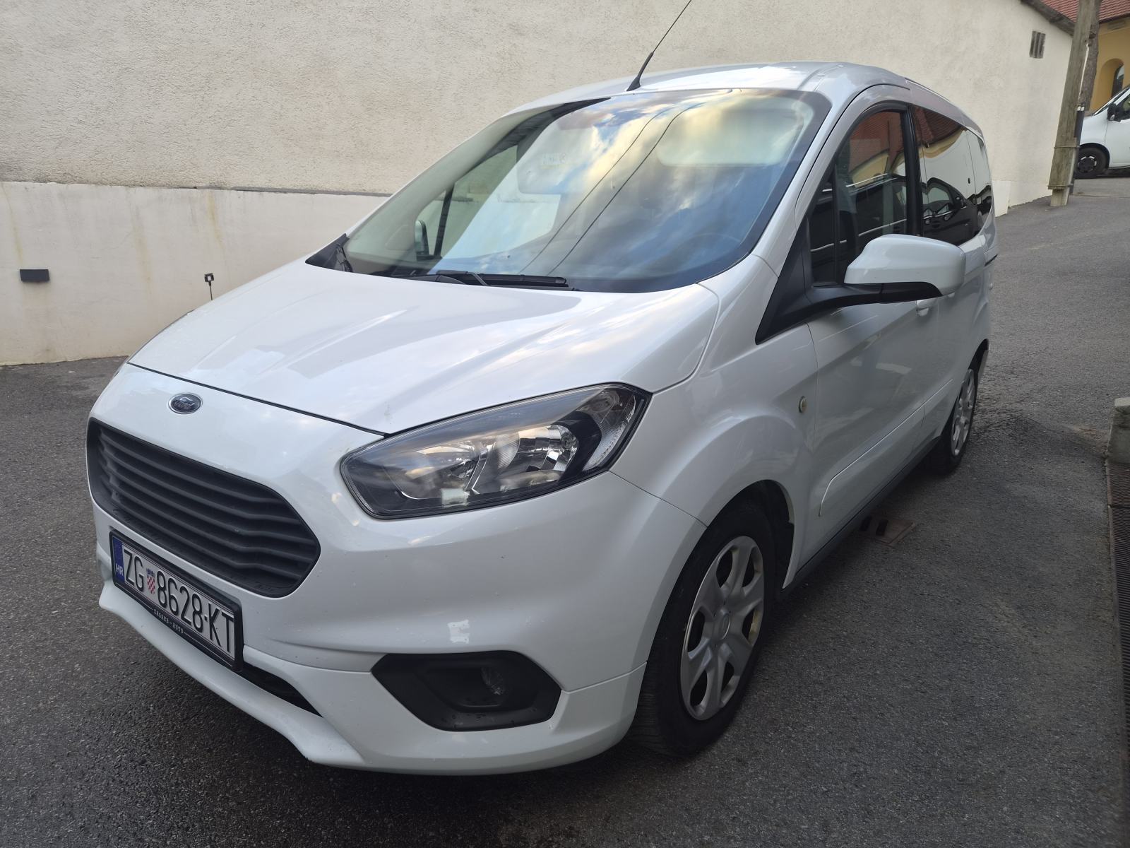 Ford Tourneo Courier 1,5 TDCi, fotografija 1